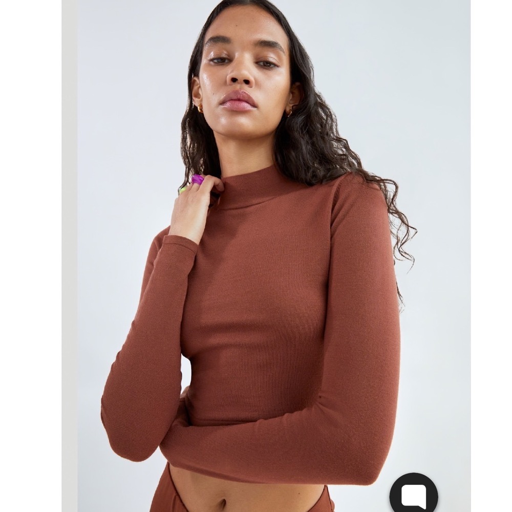 Sunday Best Aritzia Brown Open Back Mock Neck Long Sleeve Crop Top XS Mahogany